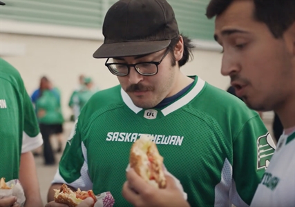 iN VIDEO: Some in Saskatchewan have beef with A&W Beyond Meat ad featuring Rider fans | iNFOnews.ca