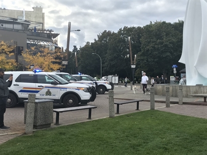 UPDATE: Standoff with knife-wielding man on Kelowna waterfront is over | iNFOnews.ca
