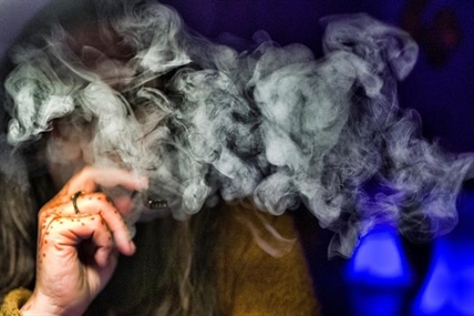 Health concerns over vaping cast haze over cannabis market expansion | iNFOnews.ca