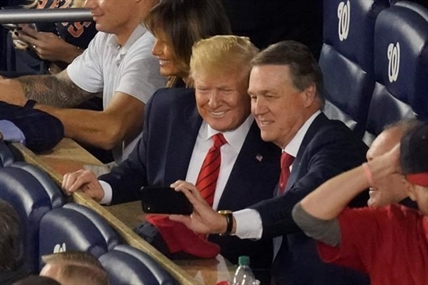 Trump draws boos when introduced to crowd at World Series | iNFOnews.ca