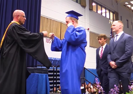 TRENDING NOW: Crowd goes silent for graduate with autism | iNFOnews.ca TRENDING NOW: Crowd goes silent for graduate with autism | iNFOnews.ca