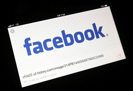 Facebook tests tool to move photos to Google, other rivals | iNFOnews.ca