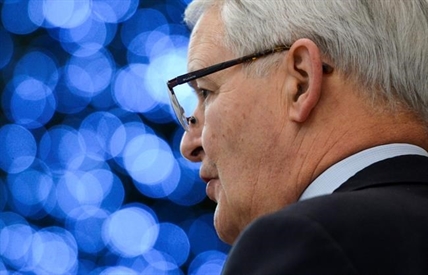 As air rights rules set to land, Garneau readies to overhaul airport operations | iNFOnews.ca