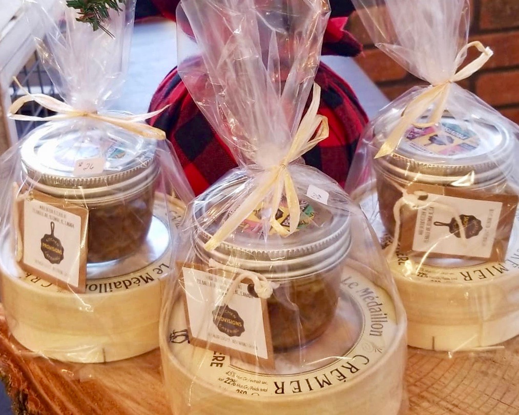 Local ideas to make holiday entertaining easy | iNFOnews.ca