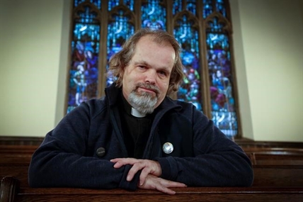 Church offers Blue Christmas service for those struggling through holidays | iNFOnews.ca