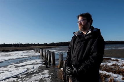 Canadians with health issues face difficulty finding affordable life insurance | iNFOnews.ca