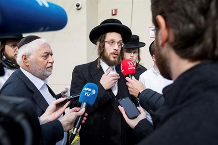 5 stabbed at Hanukkah celebration in latest attack on Jews | iNFOnews.ca