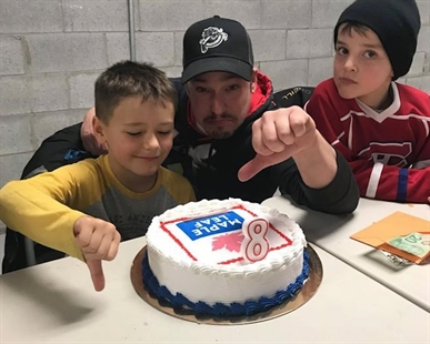 Leafs fan, 8, gets birthday cake with Maple Leaf Foods logo by mistake | iNFOnews.ca