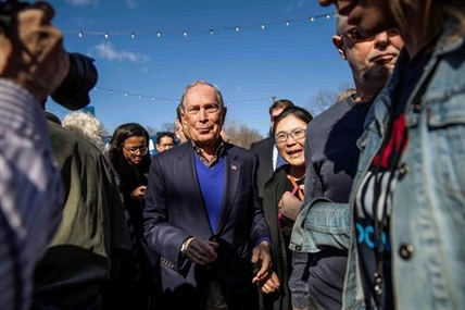 Aboard Bloomberg bus: Droll wit, swag, Texas-size ambition | iNFOnews.ca Aboard Bloomberg bus: Droll wit, swag, Texas-size ambition | iNFOnews.ca