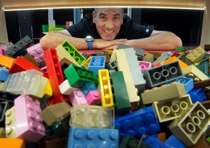 Professional Lego builder 'hasn't worn a tie for years' after giving up IT job | iNFOnews.ca
