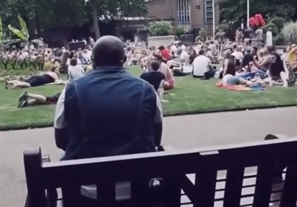 TRENDING NOW: The spine-tingling moment when the crowd joins one man singing a Bon Jovi song | iNFOnews.ca