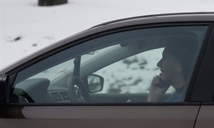 Texting, dialing cellphone while driving raises crash risk especially for teens, study finds | iNFOnews.ca Texting, dialing cellphone while driving raises crash risk especially for teens, study finds | iNFOnews.ca