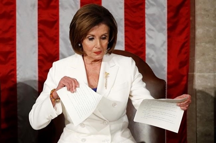 iN VIDEO: Pelosi shreds Trump's speech. Right there on the podium. | iNFOnews.ca