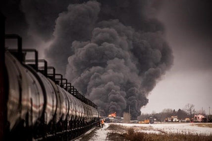 Slowdown ordered after second train carrying oil derails near Saskatchewan town | iNFOnews.ca
