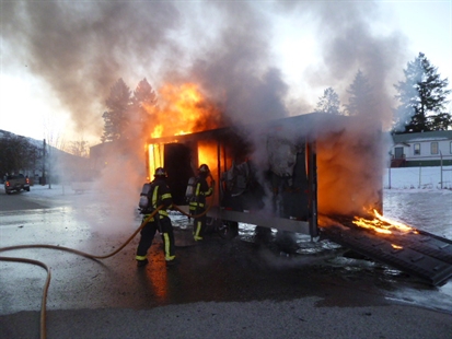 Smoking trailer bursts into flames on Highway 97 | iNFOnews.ca