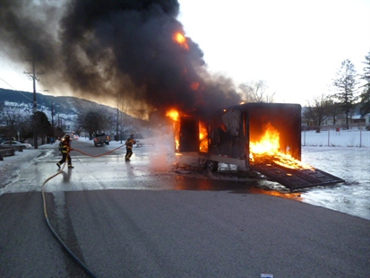 Smoking trailer bursts into flames on Highway 97 | iNFOnews.ca