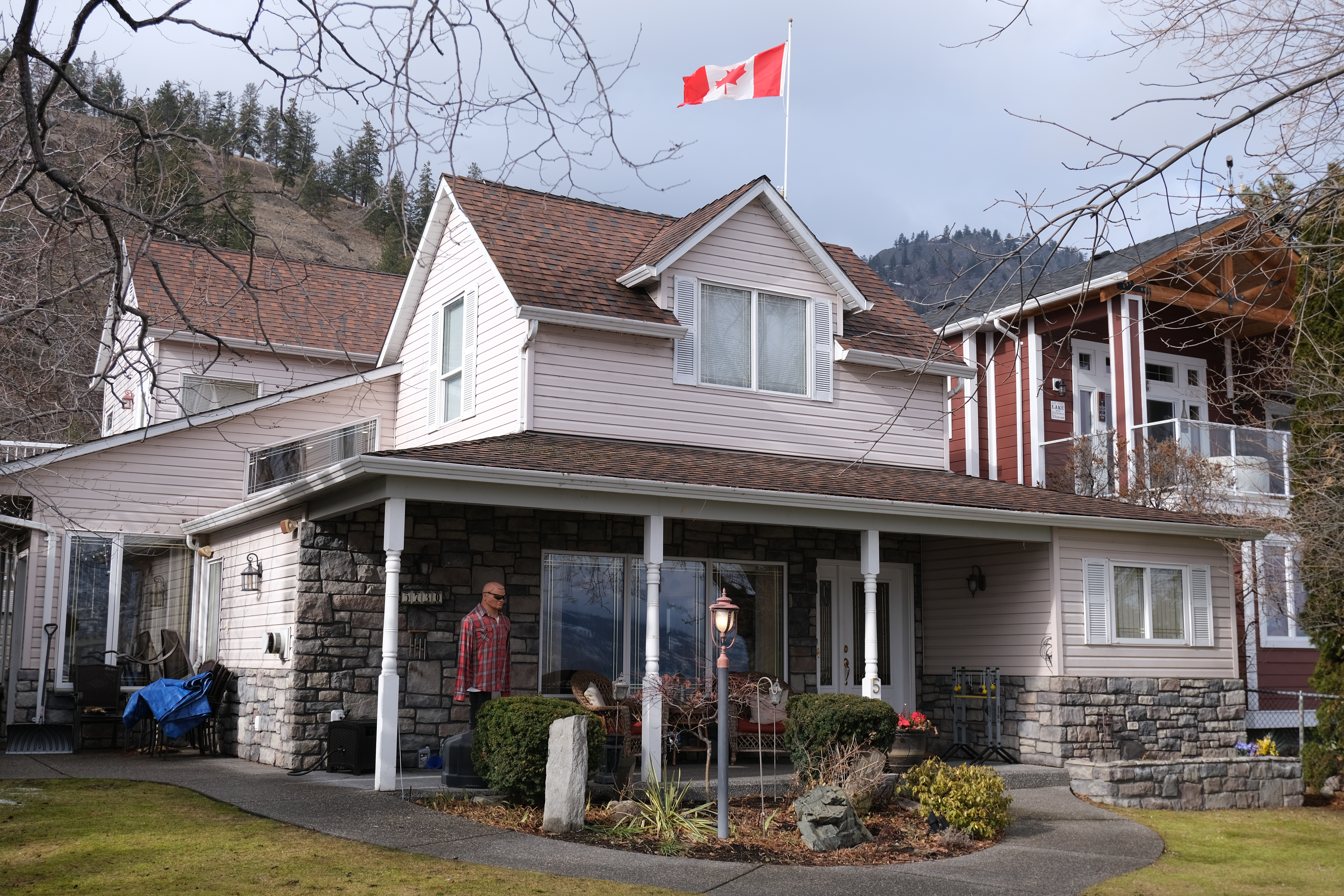 This dummy is one of Peachland's most well-known residents | iNFOnews.ca