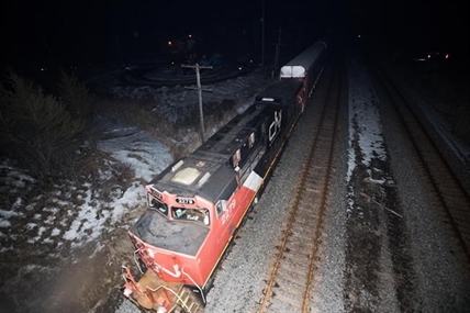 Rail line cleared, 3 arrests made after protest in Toronto's west end: police | iNFOnews.ca