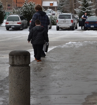 Slippery sidewalks cause concern | iNFOnews.ca