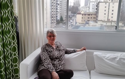 Senior podcasters take on tech to stay connected with each other and the world | iNFOnews.ca