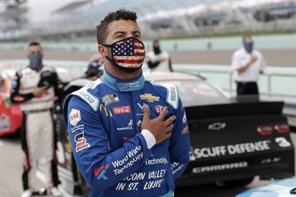 FBI investigating noose left in NASCAR stall of Black driver | iNFOnews.ca