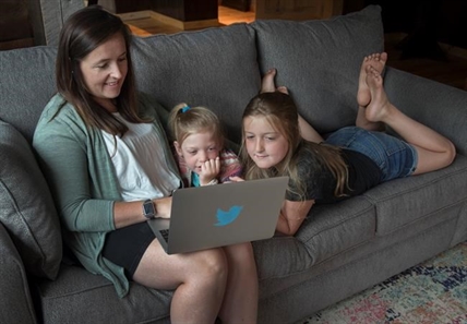 Companies get creative to help parents juggle work and kids during pandemic | iNFOnews.ca