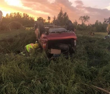 Two dead in Manitoba after RCMP believe tornado threw their vehicle into a field | iNFOnews.ca