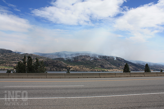 Drivers warned not to stop on highway to view Penticton wildfire | iNFOnews.ca Drivers warned not to stop on highway to view Penticton wildfire | iNFOnews.ca