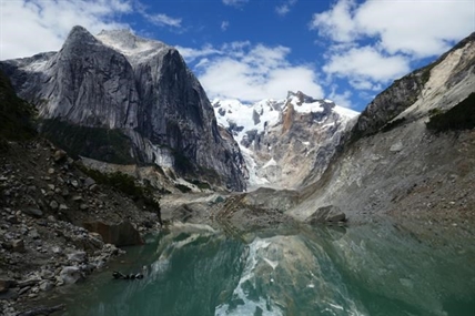 Climate change creating vast new glacial lakes, future flooding risk: research | iNFOnews.ca