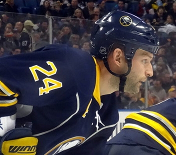 Former Blazer Regehr plays 1000th NHL game | iNFOnews.ca