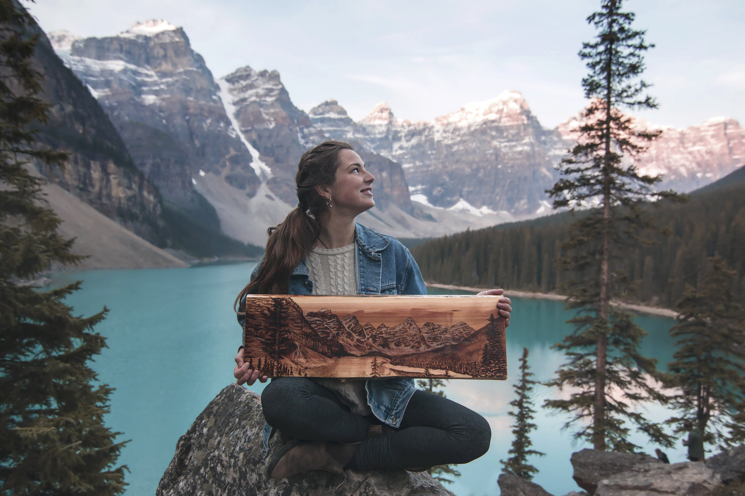Kelowna wood-burning artist utilizes social media during pandemic | iNFOnews.ca