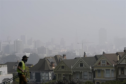 iN PHOTOS: Seeping under doors, bad air from U.S. West Coast's wildfires won't ease up | iNFOnews.ca iN PHOTOS: Seeping under doors, bad air from U.S. West Coast's wildfires won't ease up | iNFOnews.ca