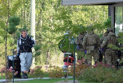 RCMP raid Montreal-area home tied to ricin-laced envelopes sent to White House | iNFOnews.ca