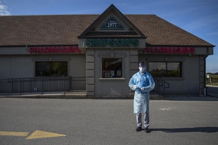 Doctors, pharmacies explore drive-thrus, outdoor clinics to meet flu shot demand | iNFOnews.ca Doctors, pharmacies explore drive-thrus, outdoor clinics to meet flu shot demand | iNFOnews.ca