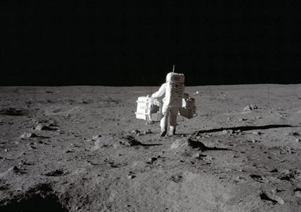 NASA's new moonshot rules: No fighting or littering, please | iNFOnews.ca