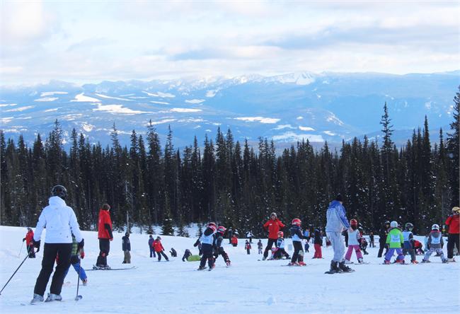 Big White Resort takes plenty of green over Family Day celebrations | iNFOnews.ca Big White Resort takes plenty of green over Family Day celebrations | iNFOnews.ca