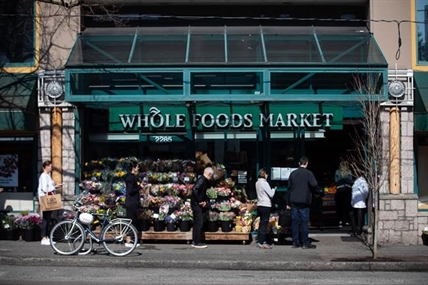 UPDATE: Veterans affairs minister says Whole Foods reversing poppy ban for workers | iNFOnews.ca