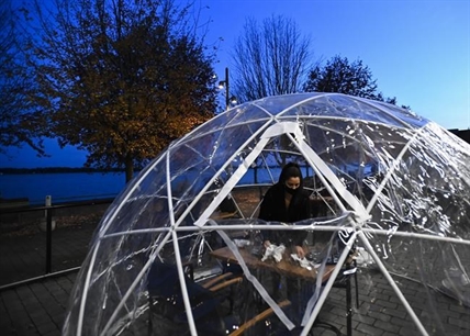 'Less is more:' Restaurants pandemic-proofing menus to survive the second wave | iNFOnews.ca