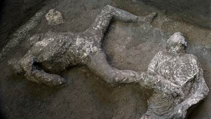 Bodies of man and his slave unearthed from ashes at Pompeii | iNFOnews.ca Bodies of man and his slave unearthed from ashes at Pompeii | iNFOnews.ca