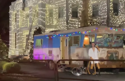 TRENDING NOW: Home decked out with incredible 'National Lampoon's Christmas Vacation' display | iNFOnews.ca