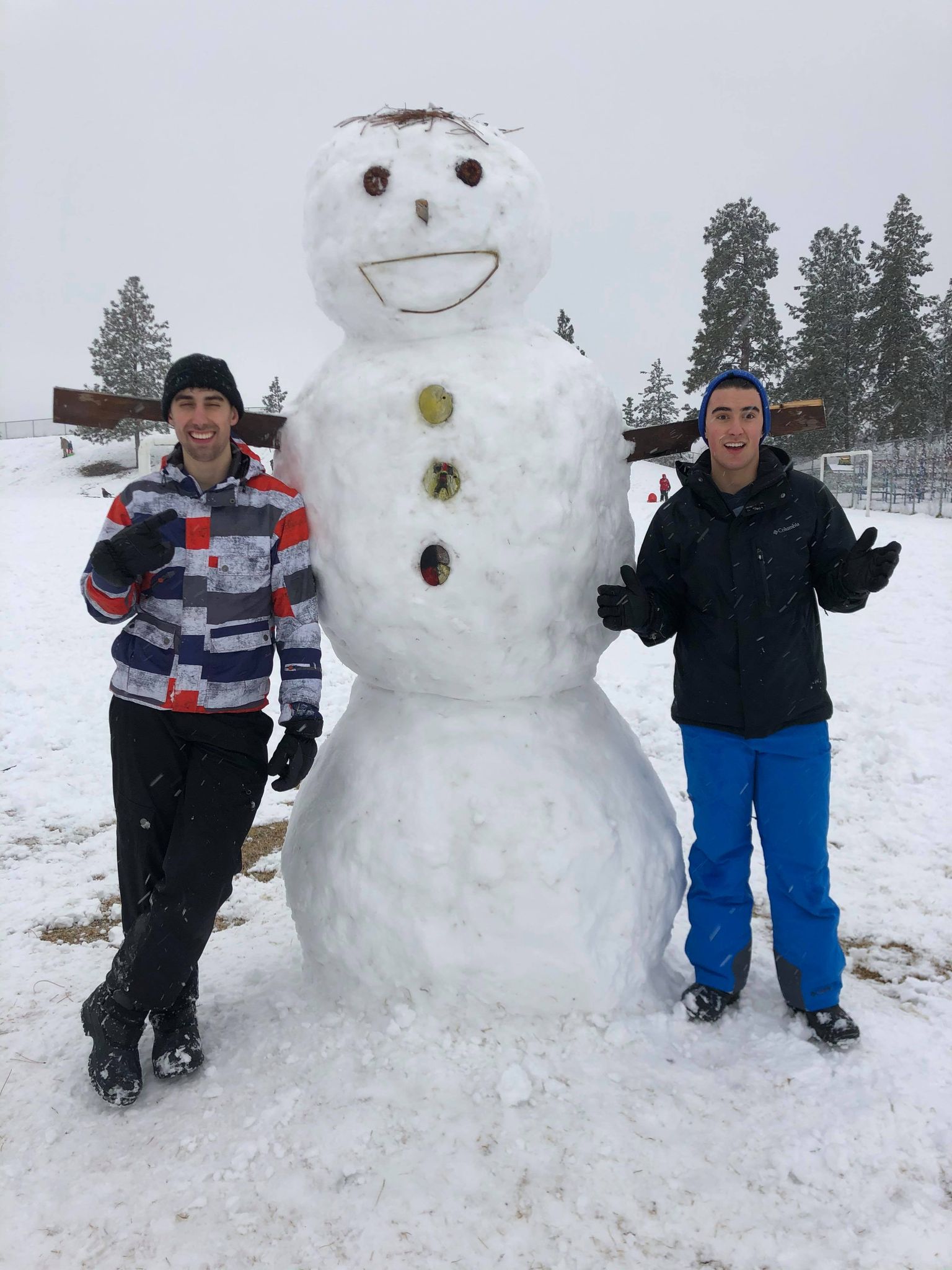 Let it snow: Okanagan residents get creative with recent snowfall | iNFOnews.ca Let it snow: Okanagan residents get creative with recent snowfall | iNFOnews.ca