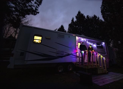 Senior snowbirds congregate in B.C. when wings clipped by COVID-19 border closures | iNFOnews.ca