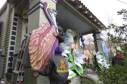 iN VIDEO: No Mardi Gras parades, so thousands make 'house floats' | iNFOnews.ca