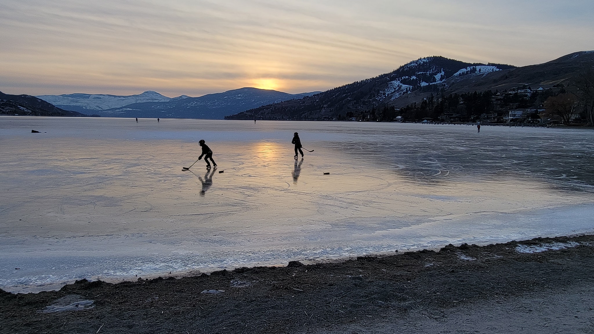 Thompson Okanagan residents enjoy some wintry outdoor ice skating | iNFOnews.ca Thompson Okanagan residents enjoy some wintry outdoor ice skating | iNFOnews.ca