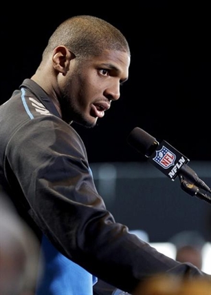 Openly gay NFL pioneer: 'I just wish you'd see me as Michael Sam the football player' | iNFOnews.ca