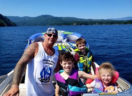 B.C. man wants help, not charges, for woman who took his truck with son inside | iNFOnews.ca