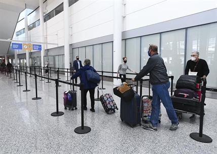 Some travellers arriving at Toronto airport violating Quarantine Act | iNFOnews.ca