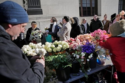 NY mandates dance 'zones,' distancing when weddings resume | iNFOnews.ca