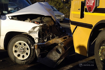 Kids safe after Glenmore bus crash | iNFOnews.ca Kids safe after Glenmore bus crash | iNFOnews.ca
