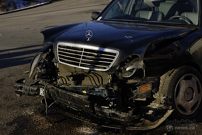 Kids safe after Glenmore bus crash | iNFOnews.ca Kids safe after Glenmore bus crash | iNFOnews.ca